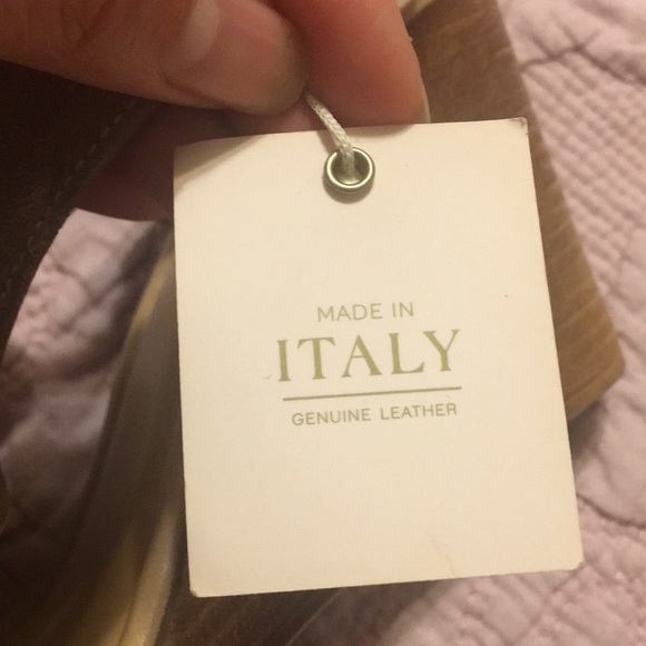 NWT taupe wedge sandals - Picture 5 of 6